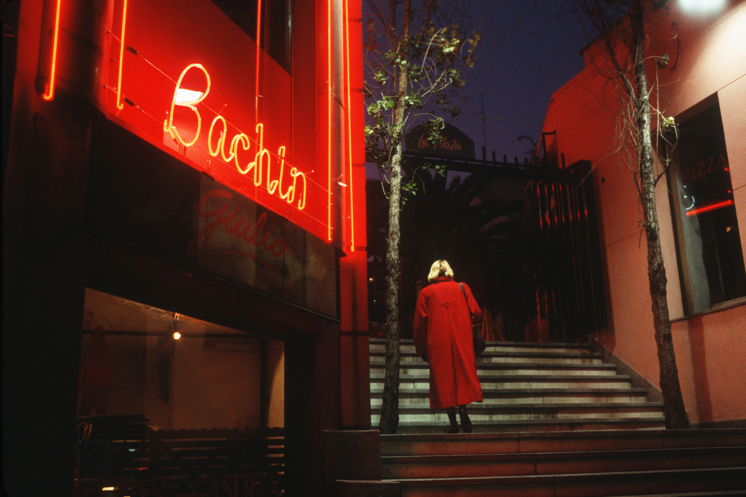 Foto: Stuart Franklin, Central shopping area, Argentina, 1993, © Stuart Franklin / Magnum Photos