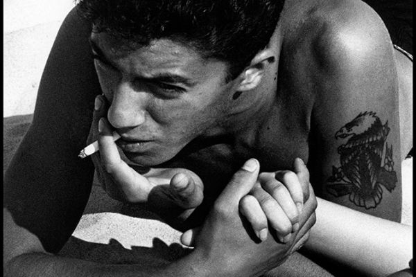 Brooklyn Gang, Coney Island Beach, New York City, USA, 1959, © Bruce Davidson/Magnum Photos 